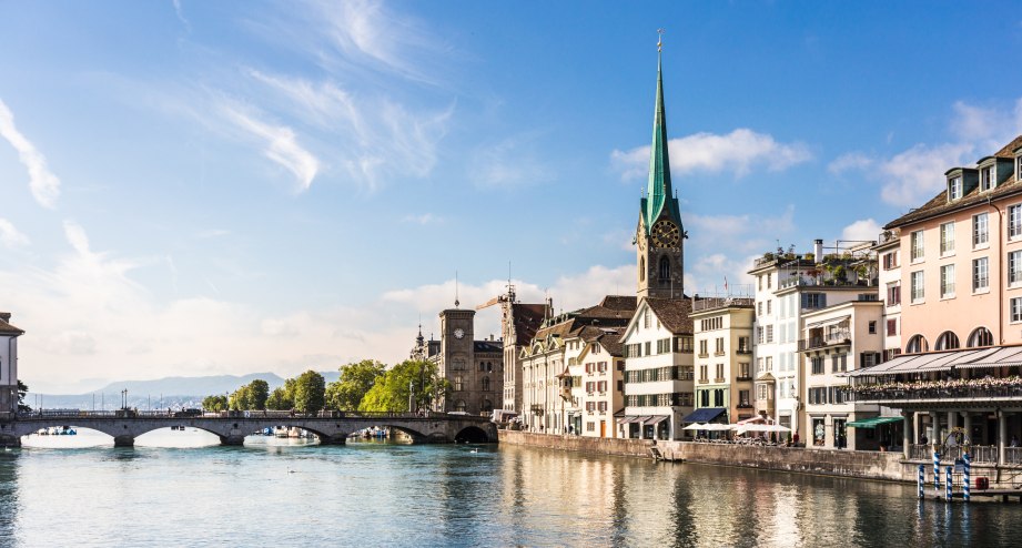 Kirche Fraumünster in Zürich - BAHNHIT.DE, © getty, Foto: Didier Marti