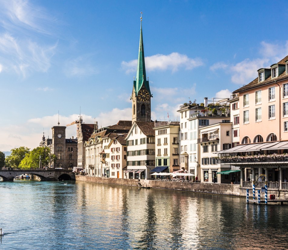 Kirche Fraumünster in Zürich - BAHNHIT.DE, © getty, Foto: Didier Marti