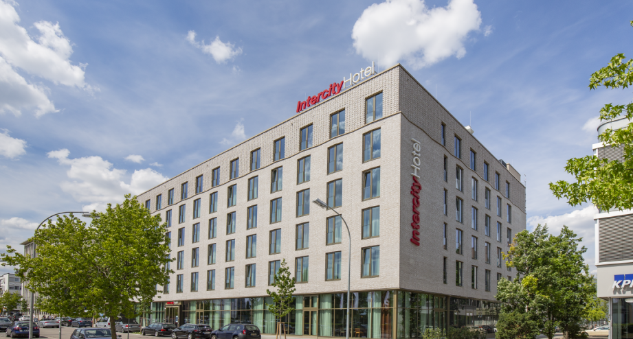 IntercityHotel Sarbrücken Außenansicht, © Steigenberger Hotels AG