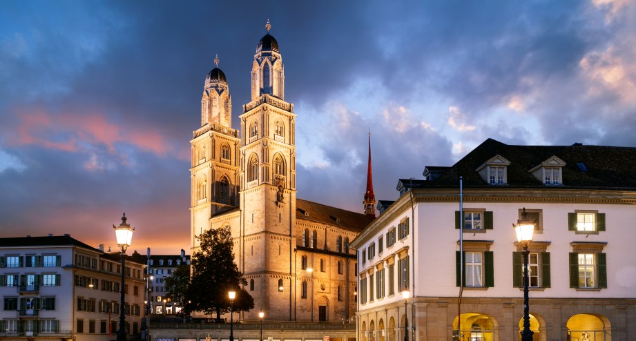 Grossmünster in Zürich - BAHNHIT.DE, © getty, Foto: Joe Daniel Price