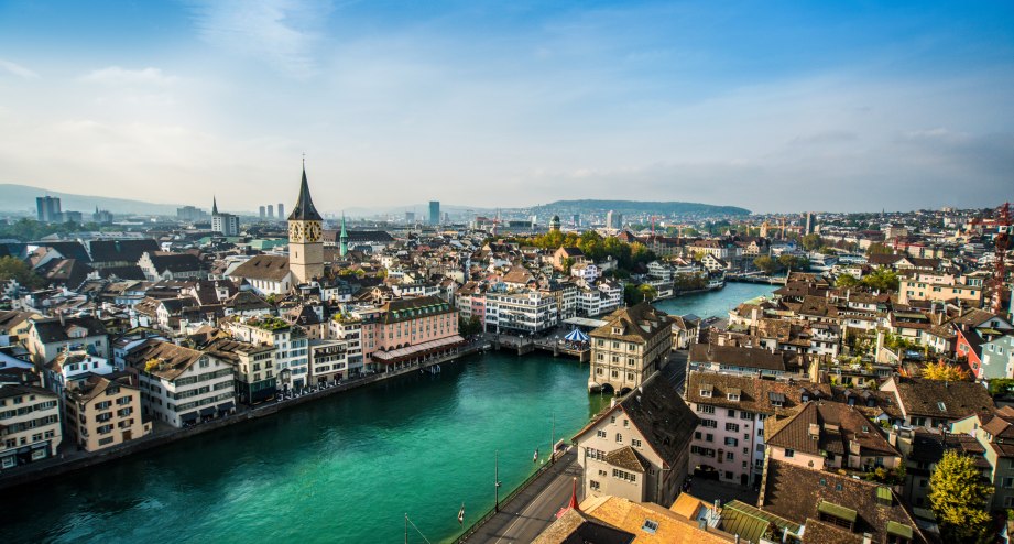 Panorama von Zürich - BAHNHIT.DE, © getty, Foto: Aleksanar Vrzalski