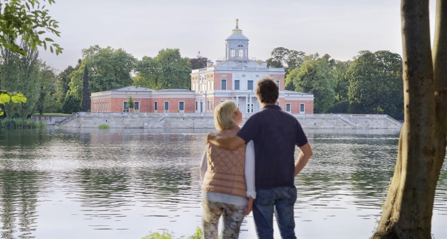 Besucher im Neuen Garten mit Blick auf den Marmorpalais, © PMSG Andre Stiebitz