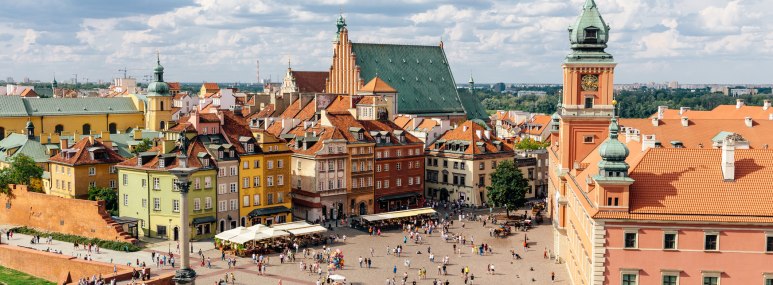 Luftaufnahme der historischen Altstadt von Warschau, Polen, © GettyImages, Alexander Spatari