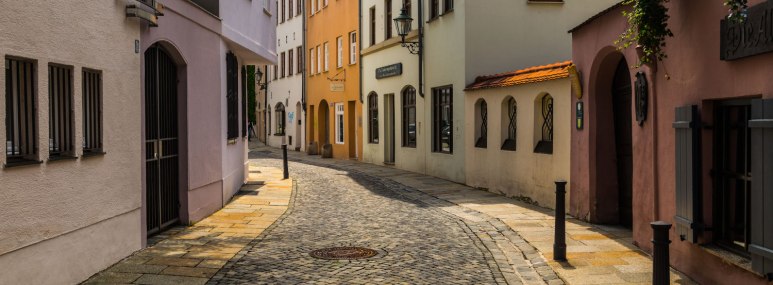 staedtereise-augsburg-Gasse, © Getty Images EyeEM