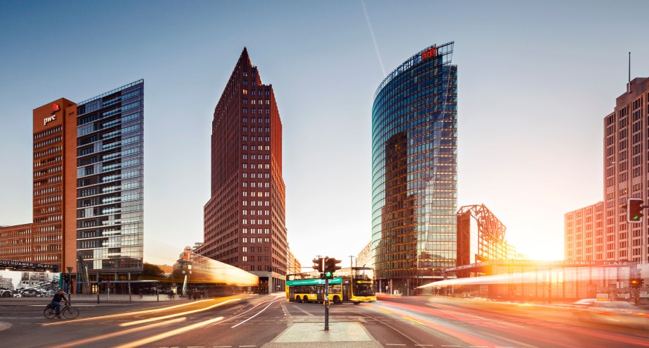 Potsdamer Platz in Berlin - BAHNHIT.DE, © getty, Foto: Rico Wasikowski