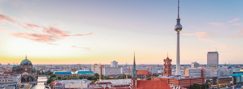 Panorama von Berlin - BAHNHIT.DE, © getty, Foto: Nikada