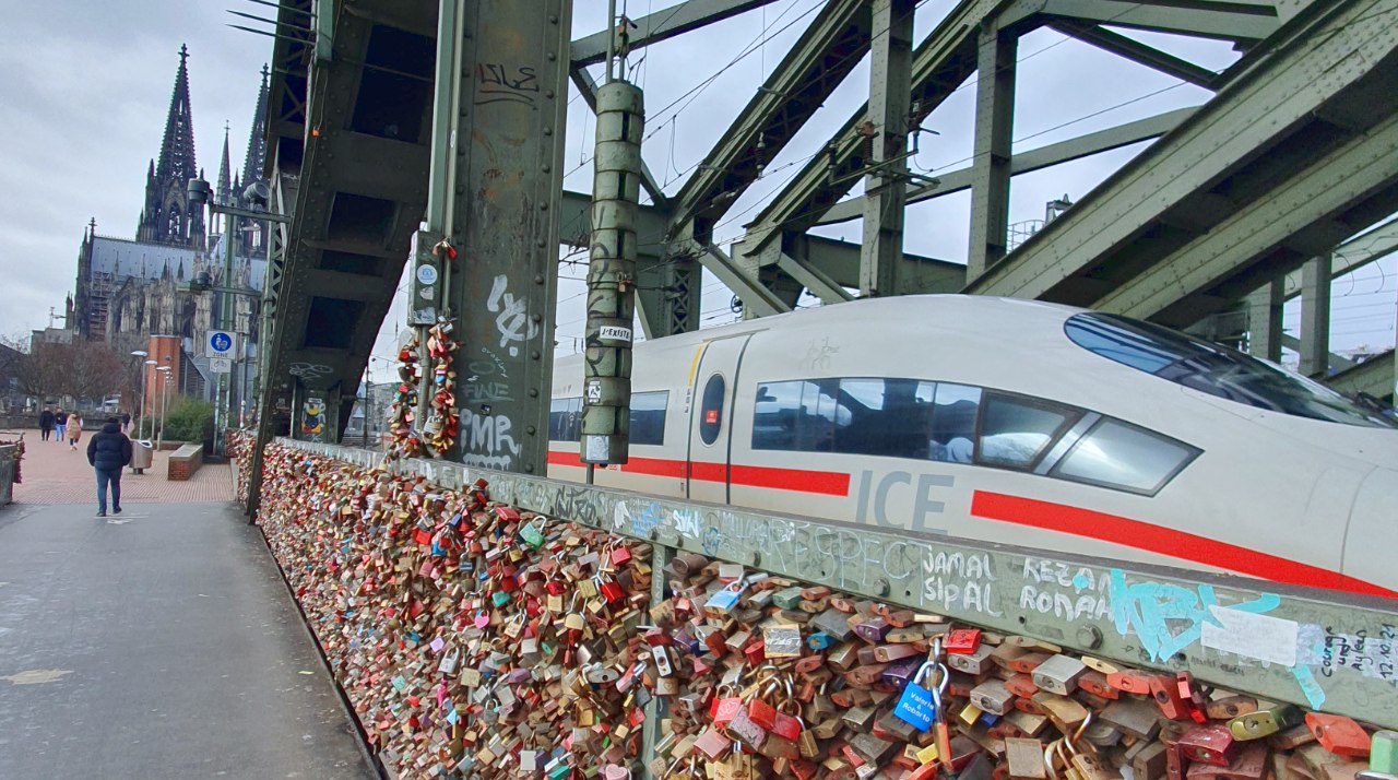 Köln-ICE-Schloesserbruecke, © BAHNHIT.DE | Ulrike Strempel