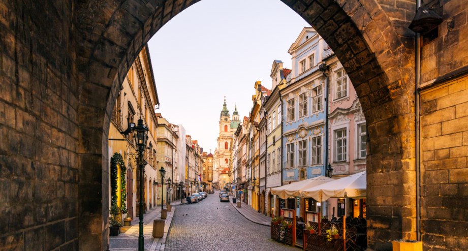 Prag Tor Altstadt, © Getty Images, Alexandr Spatari