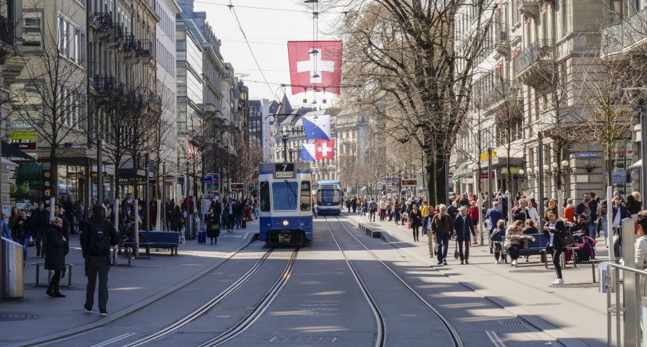 Bahnhofstraße in Zürich - BAHNHIT.DE, © getty, Foto: Brigitte Blättler