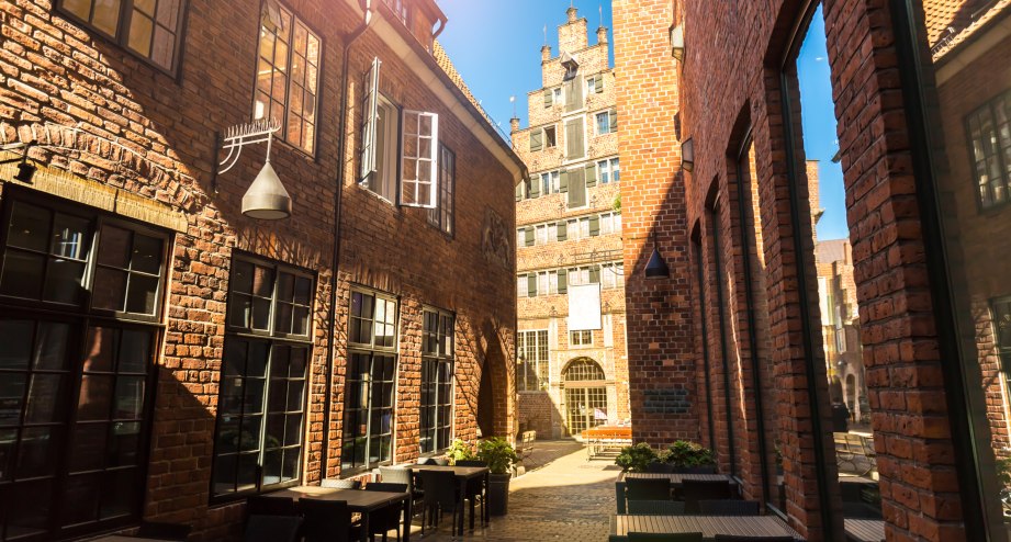 Die Boettcherstraße in der Altstadt von Bremen - BAHNHIT.DE, © getty, Foto: querbeet