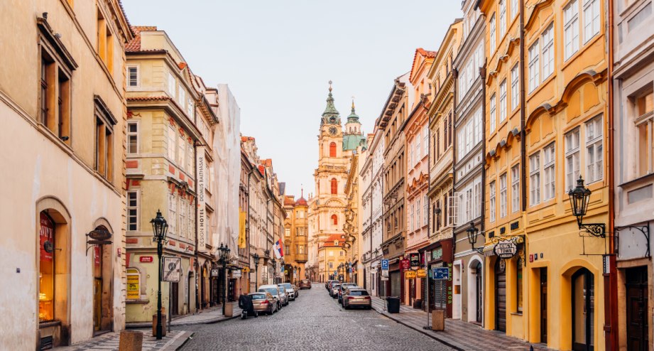 Nerudova Straße Prag, © Getty Images, Alexandr Spatari
