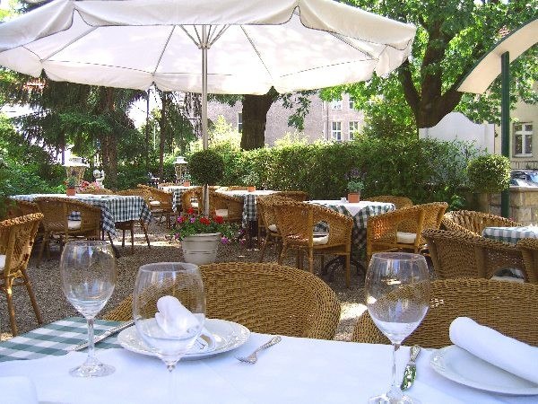 Terrasse, © Villa Kastania GmbH Hotel