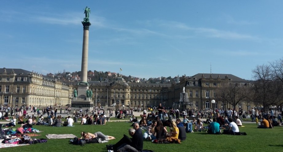 Der Schloßplatz in Stuttgart. - BAHNHIT.DE, © Patricia Lindinger